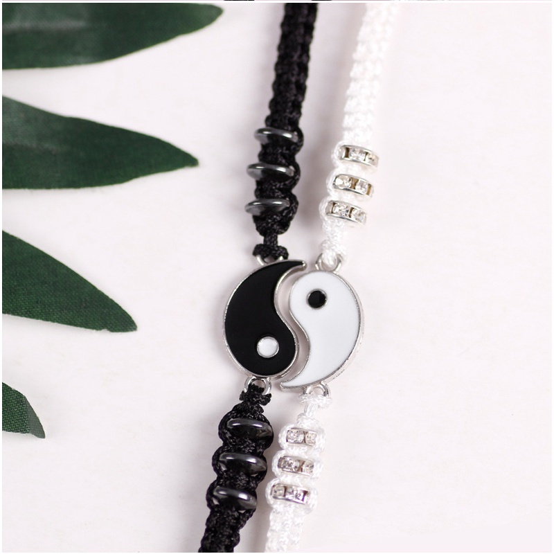 Vòng Tay Dây Bện Mặt Kim Loại Khắc Chữ Ý Nghĩa Cho Cặp Đôi