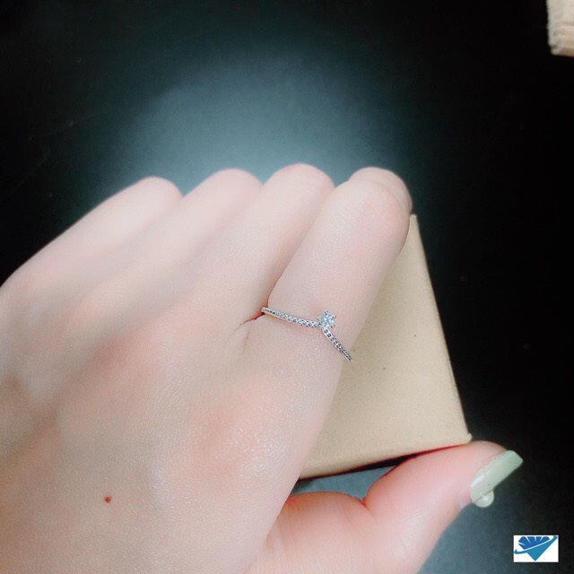 Nhẫn nữ bạc thật chữ v đính đá nhỏ xinh xắn - Kho sỉ bạc Nhất Linh