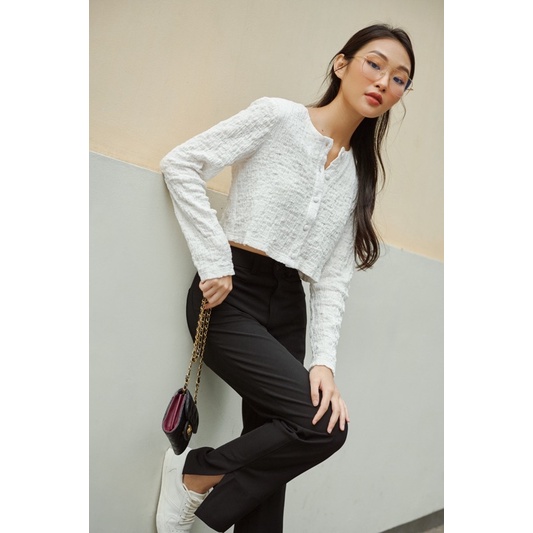 Quần đen cạp cao xẻ ống Khaki Pants