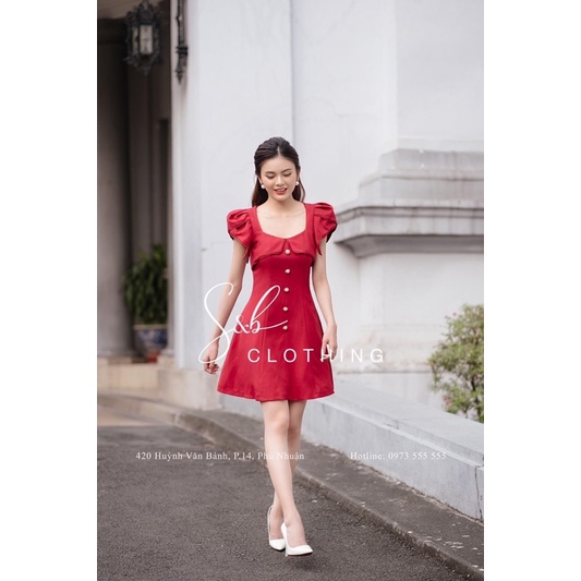 váy đỏ xoè