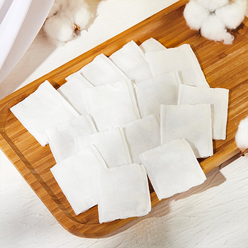Bông tẩy trang 222 miếng 3 lớp Cotton Pads BTT-Sợi bông 100% tự nhiên mềm mịn hút nước tốt siêu tiết kiệm an toàn cho da