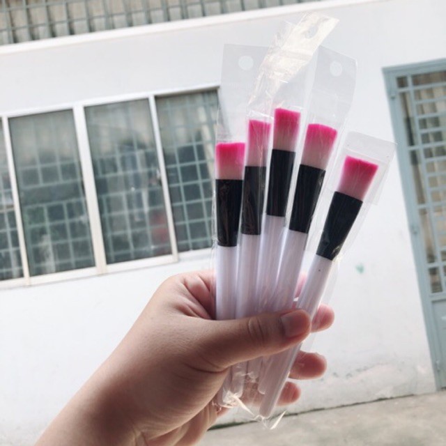 Chổi đắp mặt nạ cán nhựa spa