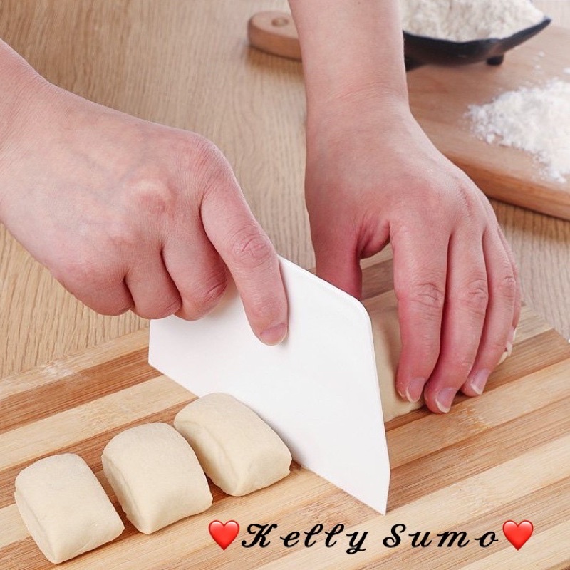 Dao vét, dao cắt bột làm bánh bằng nhựa