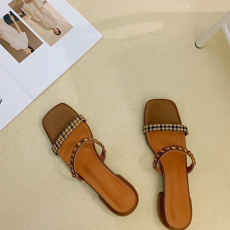 Dép cao gót IELGY đính đinh tán phong cách retro thời trang cho nữ