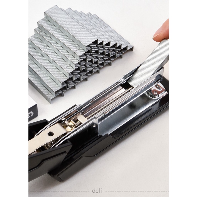 Ghim bấm DELI 0012S số 12 26/6 có thể đóng tới 25 tờ giấy