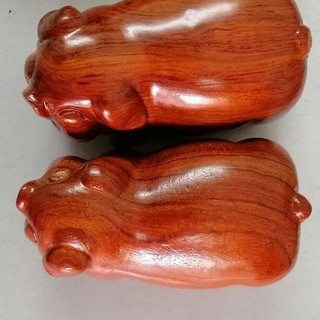 Lợn gỗ ủn ỉn gỗ hương