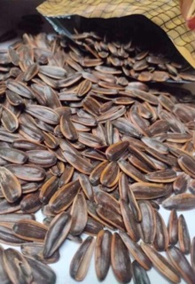Hạt hướng dương rang bơ
