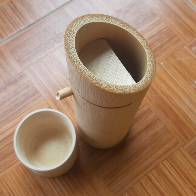Bình rượu tre+ 2 ly tre