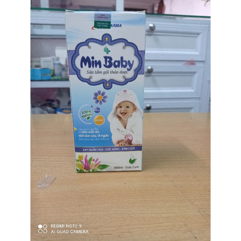 Sữa tắm gội thảo dược Min Baby