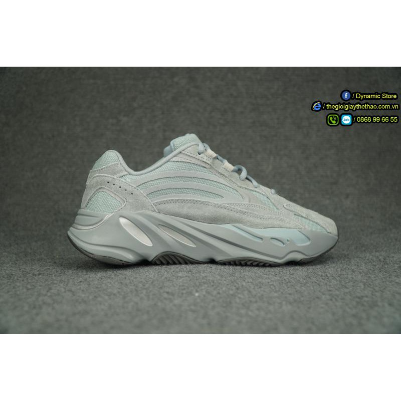 YZ Boost 700 V2 Hospital Blue