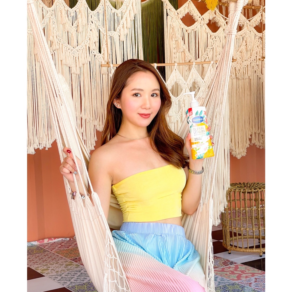 Sữa Dưỡng Thể Siêu Trắng Da, Ngừa Lão Hóa Vaseline Super Vitamin Whitening Body Serum Thái Lan 380ml