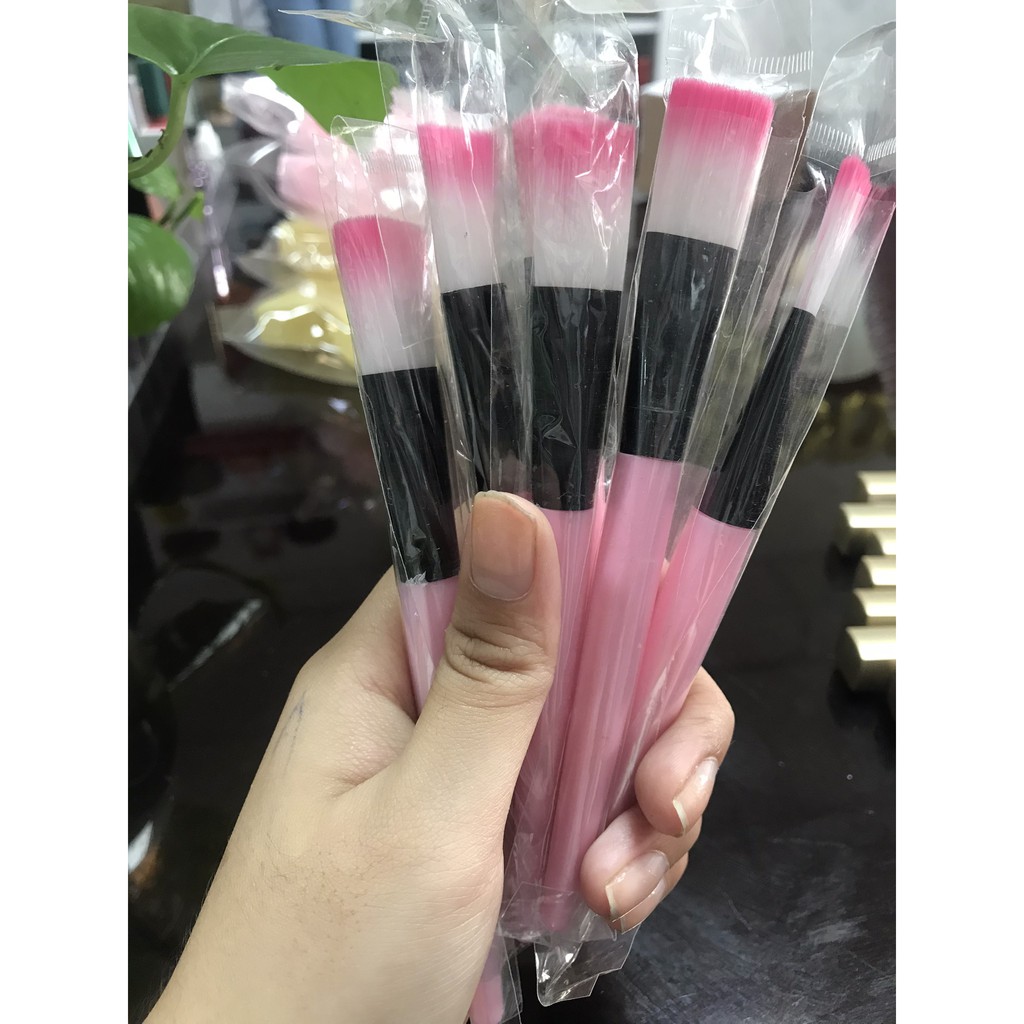 Cọ Quét Mặt Nạ Nội Địa Trung