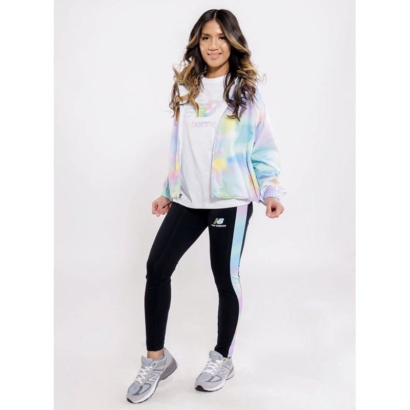 Áo khoác gió / Áo khoác dù unisex New Balance phối màu cá tính.