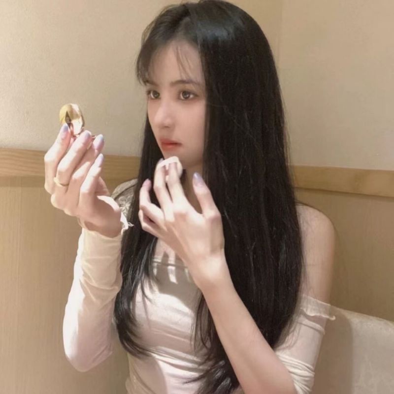 Phấn phủ mini CHARLOTTE TILBURY hiếm có khó tìm | BigBuy360 - bigbuy360.vn