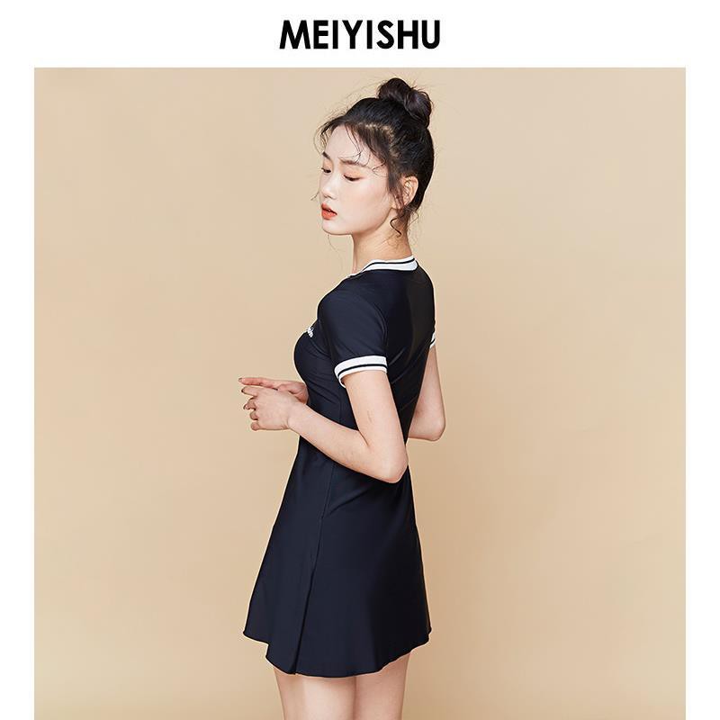 Bộ Đồ Bơi Một Mảnh Tay Ngắn Dáng Ôm Phong Cách Thể Thao Hàn Quốc Cho Nữ 2021 | BigBuy360 - bigbuy360.vn