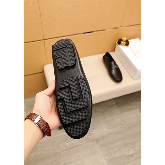 Giày lười nam da thật logo thương hiệu Versace cao cấp màu đen trơn