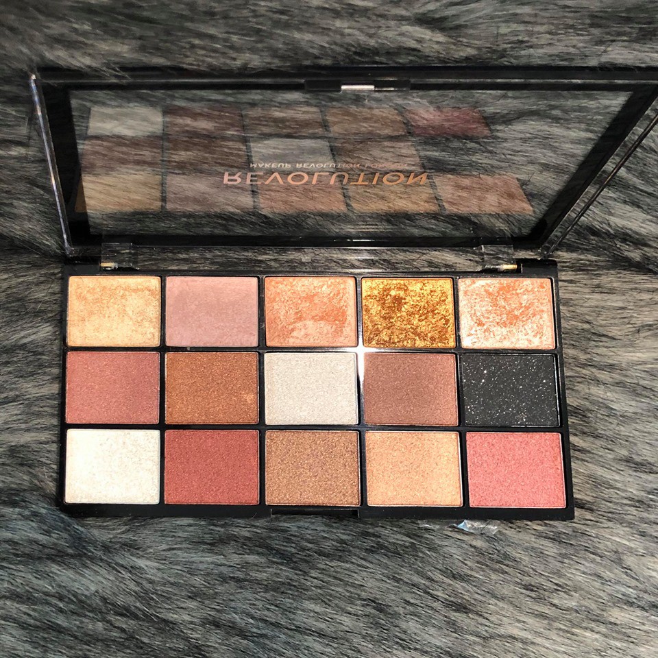 Bảng Phấn Mắt Revolution 15 Màu