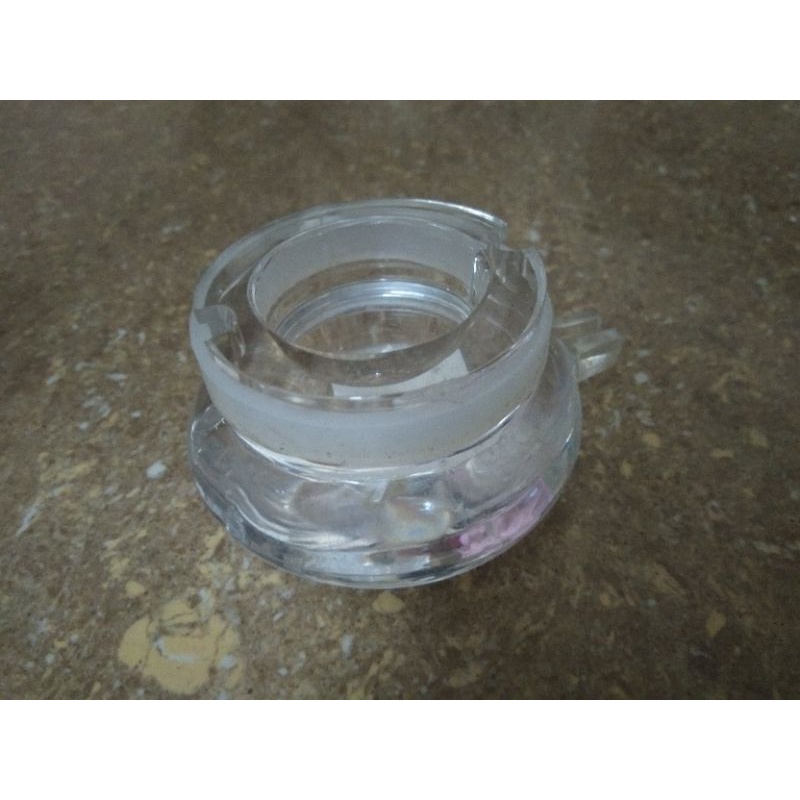 Dụng cụ vịt mắm rót dầu mắm nhựa cứng trong nắp zoang hít 200ml