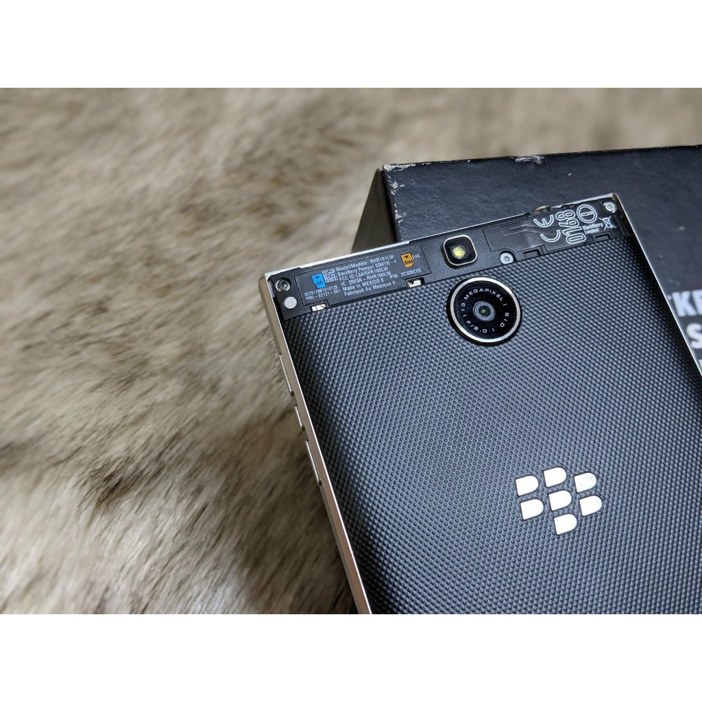 BLACKBERRY PASSPORT SILVER