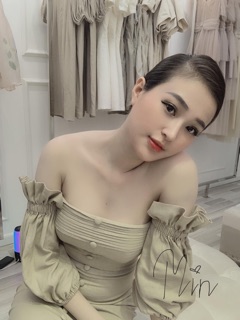 Váy trễ vai cúc bọc