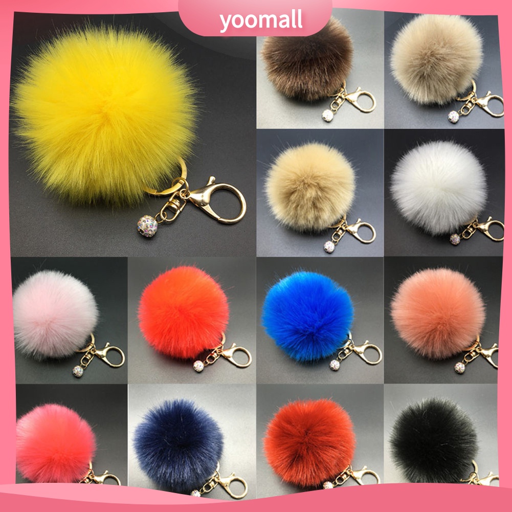 Móc khóa gắn quả cầu lông xù xinh xắn đáng yêu