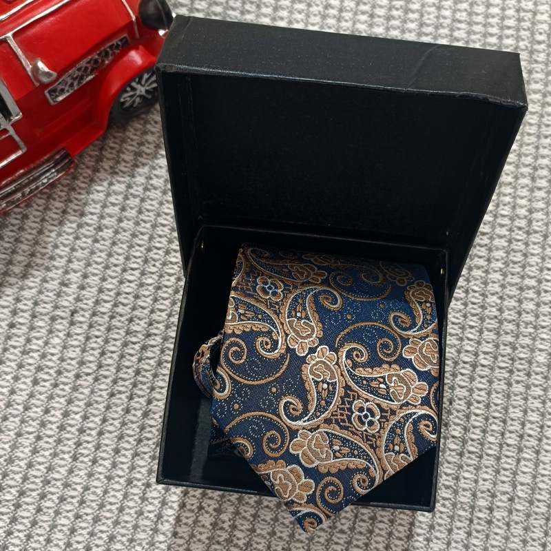 Cà Vạt Nam Phong Cách Doanh Nhân Sang Trọng