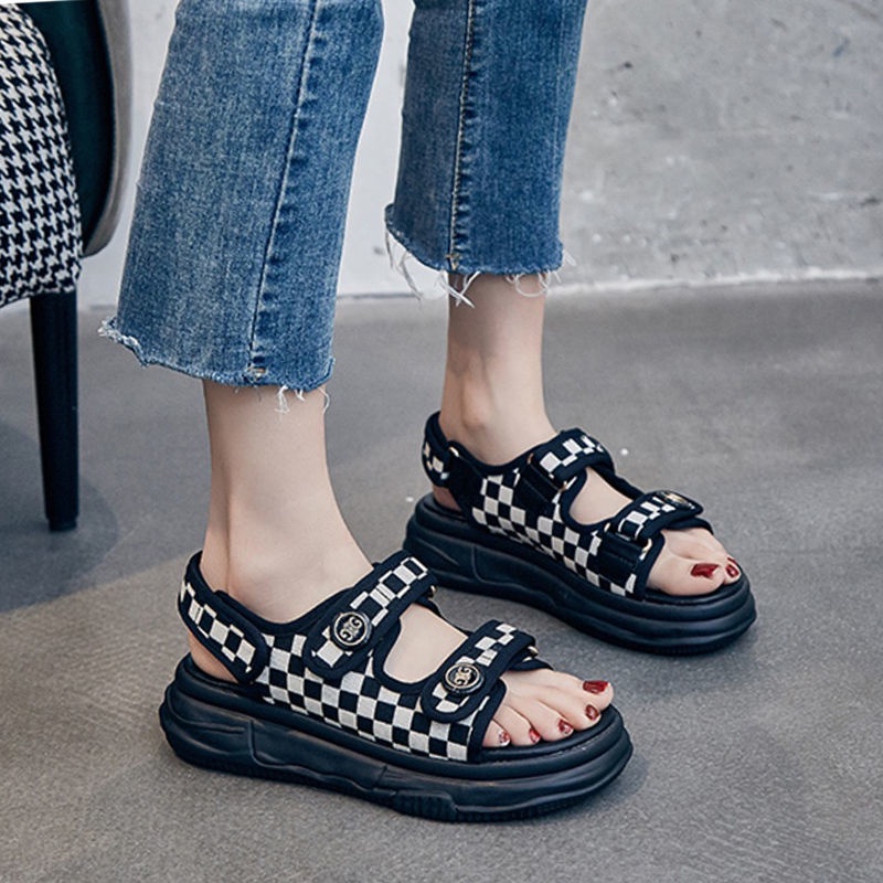 Giày Sandal Đế Mềm Dày Phong Cách Thời Trang Mùa Hè Dành Cho Nữ 2022