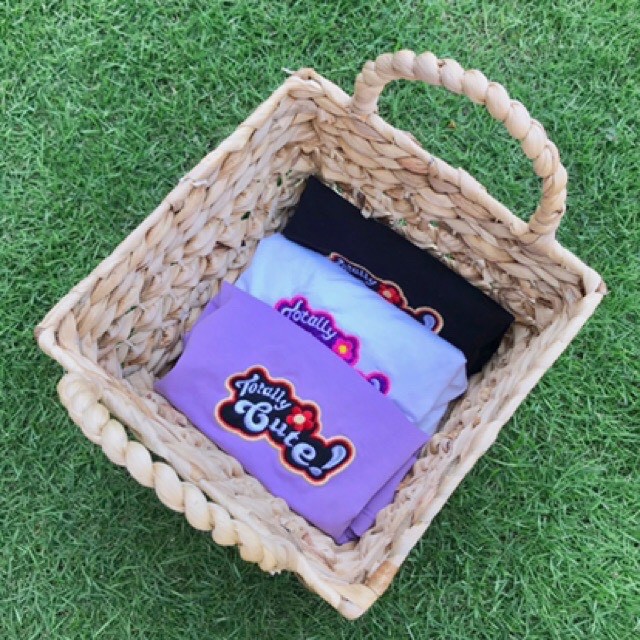 Áo croptop thun lụa thêu chữ cute dễ thương mát mẻ mùa hè