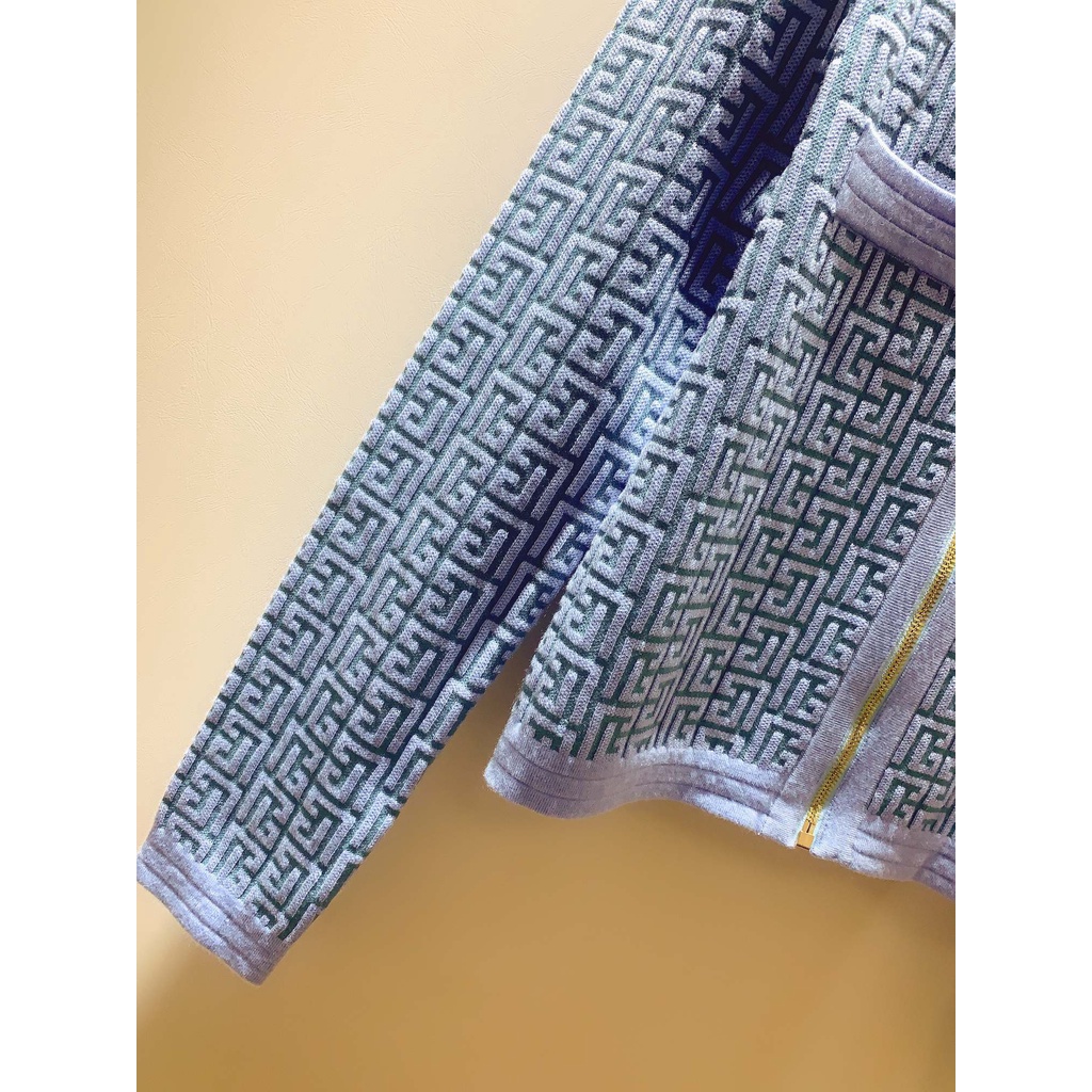 Áo khoác nữ dài tay Balmain, hoạ tiết dập nổi độc đáo