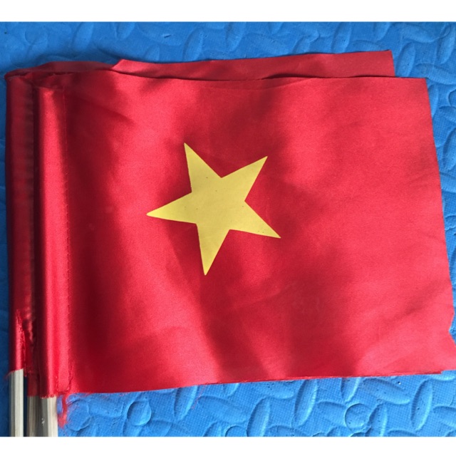 100 cờ vẫy + cán