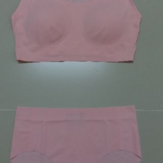 ÁO TẬP UNIQLO