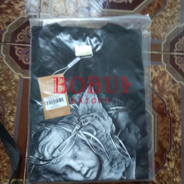 Tee bobui size S,M cond ds