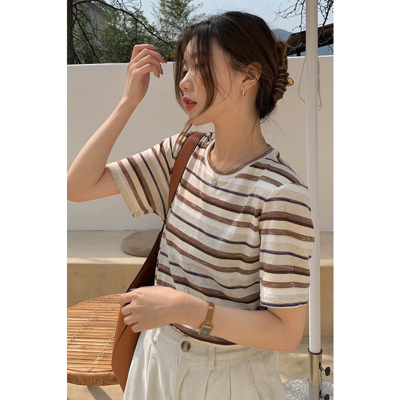 Áo thun tay ngắn kẻ sọc phong cách Hàn Quốc