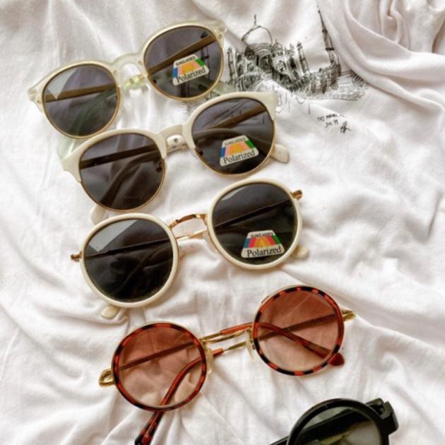 Kính mắt trẻ con bé trai bé gái