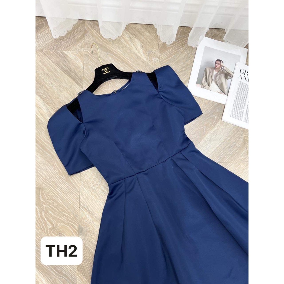 Đầm khoét vai tiểu thư dư tiệc màu xanh coban chuẩn hàng TNH kèm ảnh thật