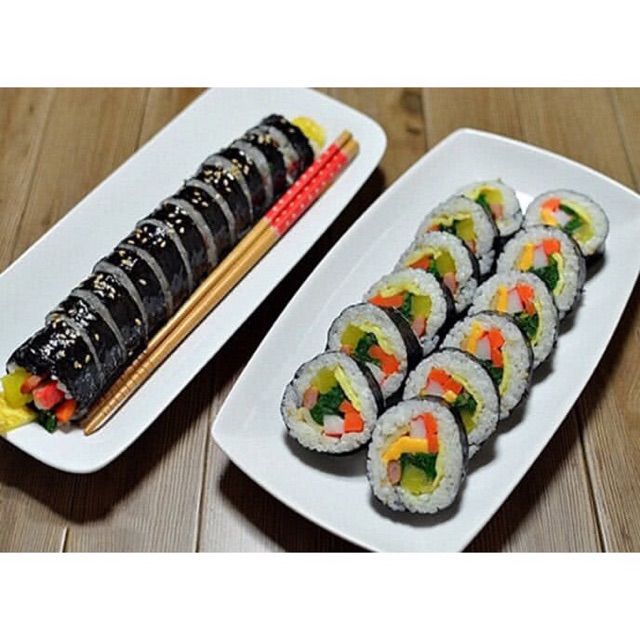 Mành tre cuốn cơm cuộn, sushi kimpap hàn quốc