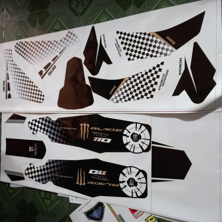 tem trùm blade 110 đen trắng