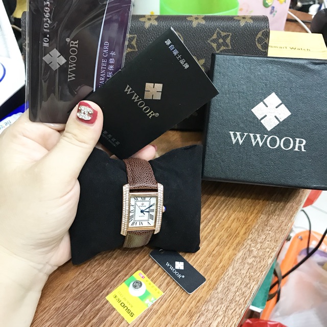 Đồng hồ nữ woor