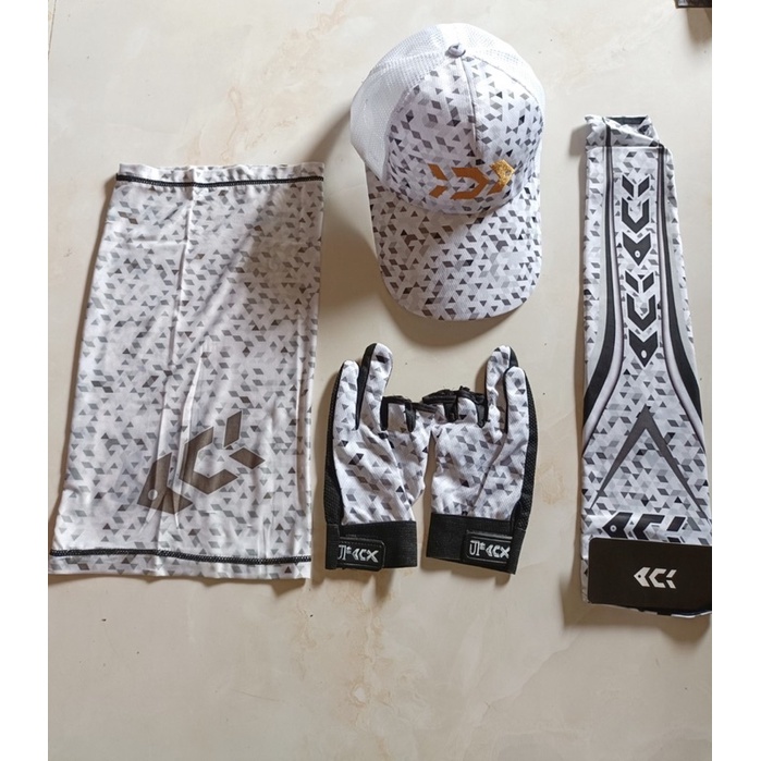Combo 4 món : Mũ câu cá + găng tay+quấn cổ+ ống tay thương hiệu DAWA