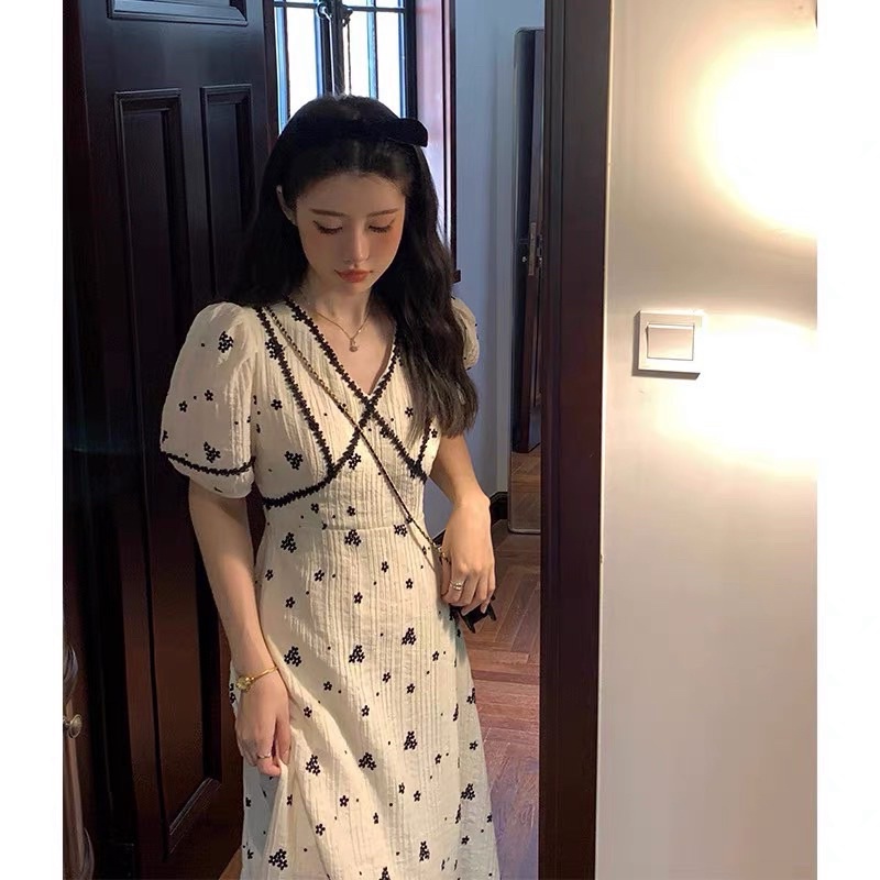 Váy hoa nhí Đen xòe Phối Dây Ren màu Kem Tiểu Thư