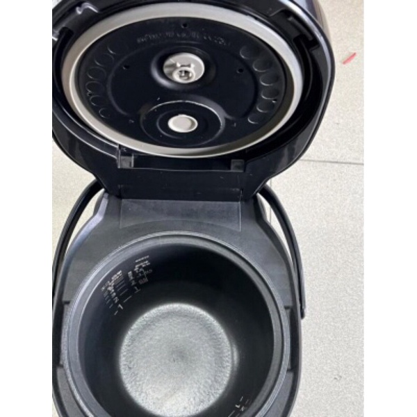 Nồi cơm điện cao tần tiger xoong gốm