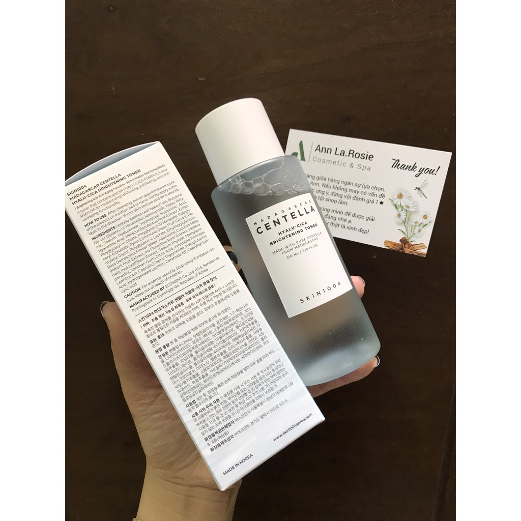 Toner cấp ẩm trắng da Skin1004 Madagascar Centella Hyalu-cica Brightening 210ml