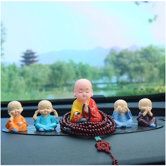 Bộ sưu tập những chú tiểu ngộ nghĩnh với nhiều loại mẫu tư thế khác nhau - mang lại cảm giác an yên thanh tịnh