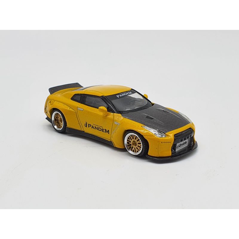 Xe Mô Hình Pandem Nissan GT-R LHD 1:64 MiniGT ( Vàng )