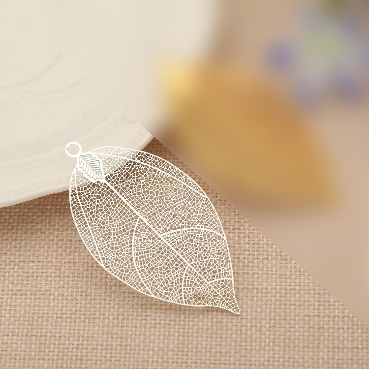 1 phiến họa tiết gân lá 75*39.5mm