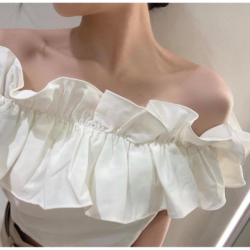 ÁO VOAN CROPTOP TRỄ VAI BÈO ChiZi Shop