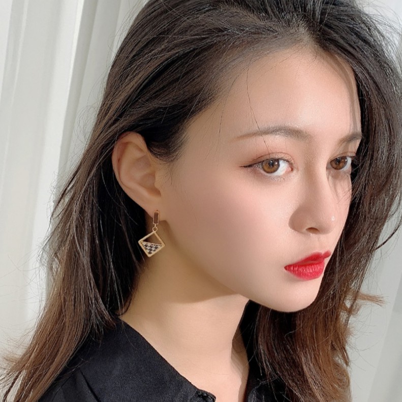 Khuyên Tai Với Kim Bạc Thiết Kế Đơn Giản Phong Cách Hoài Cổ Hàn Quốc