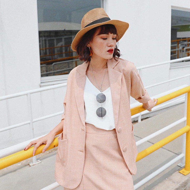 ÁO BLAZER HỒNG THIẾT KẾ KHUY BỌC