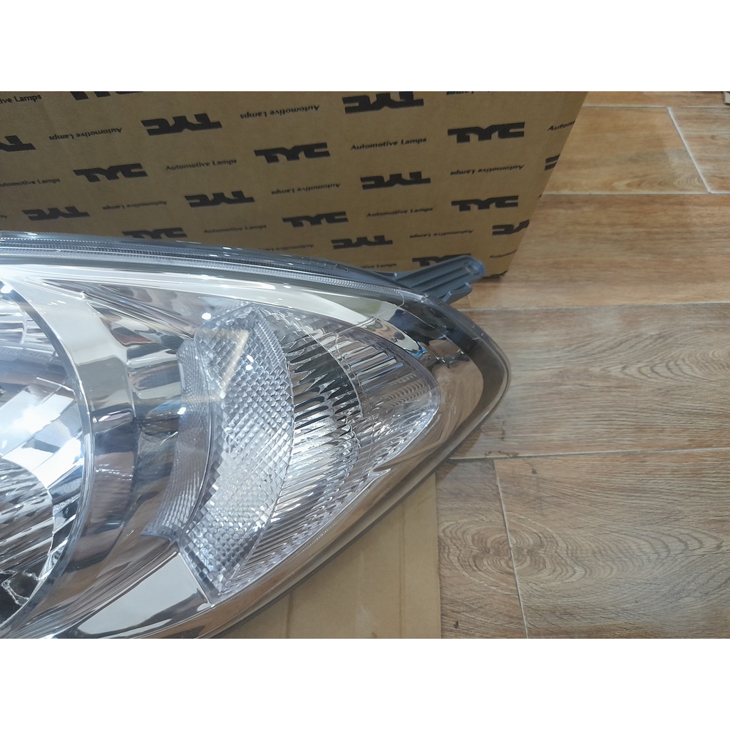 Đèn pha Toyota Innova 2006-2011 TYC Đài Loan