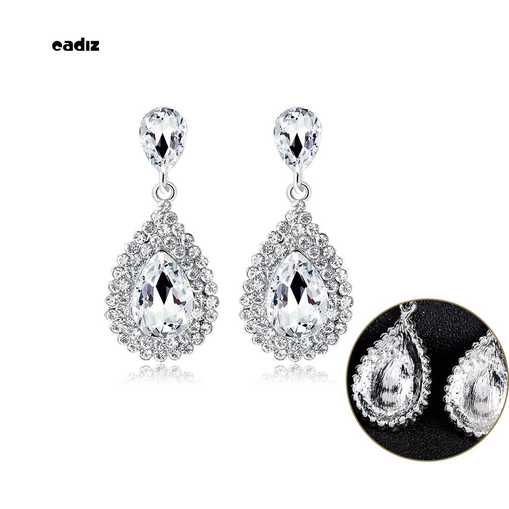 Hoa tai dáng dài đính đá pha lê sang trọng